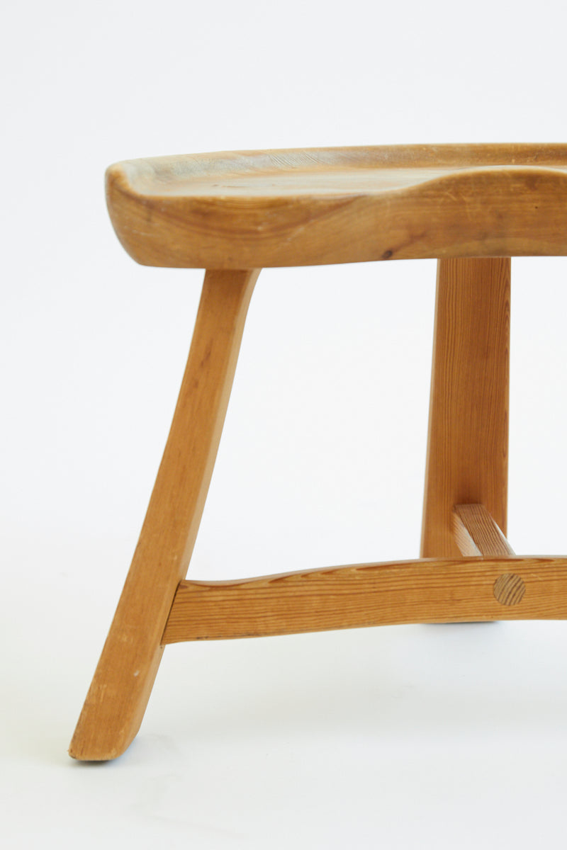 A Pair of Pine Stools by Krogenæs Møbler – Studio Nordic