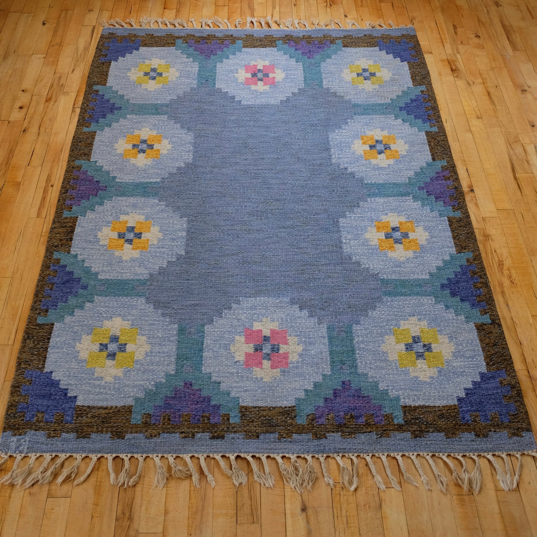 Blue shaded Vintage Swedish rug – Studio Nordic