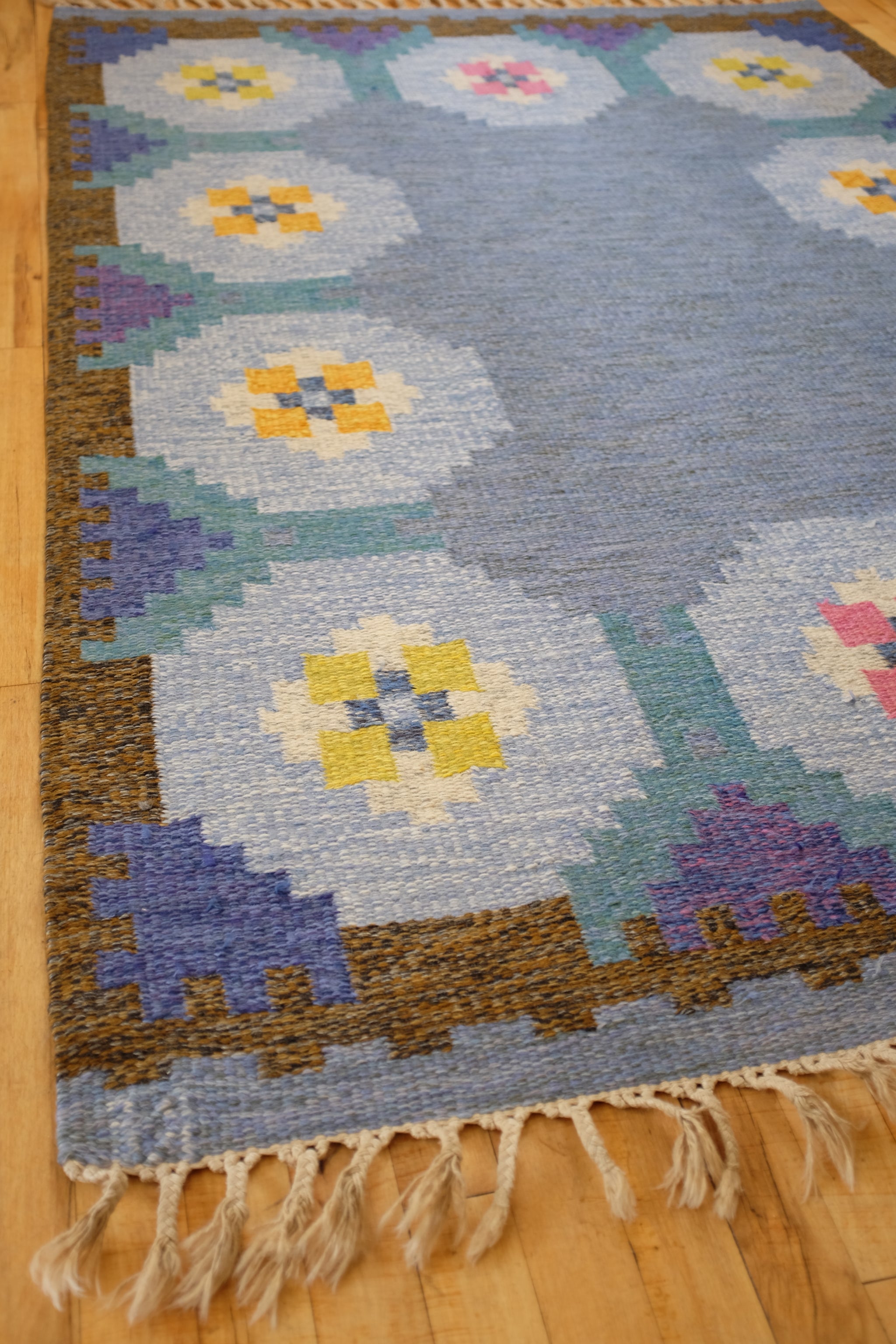 Blue shaded Vintage Swedish rug – Studio Nordic