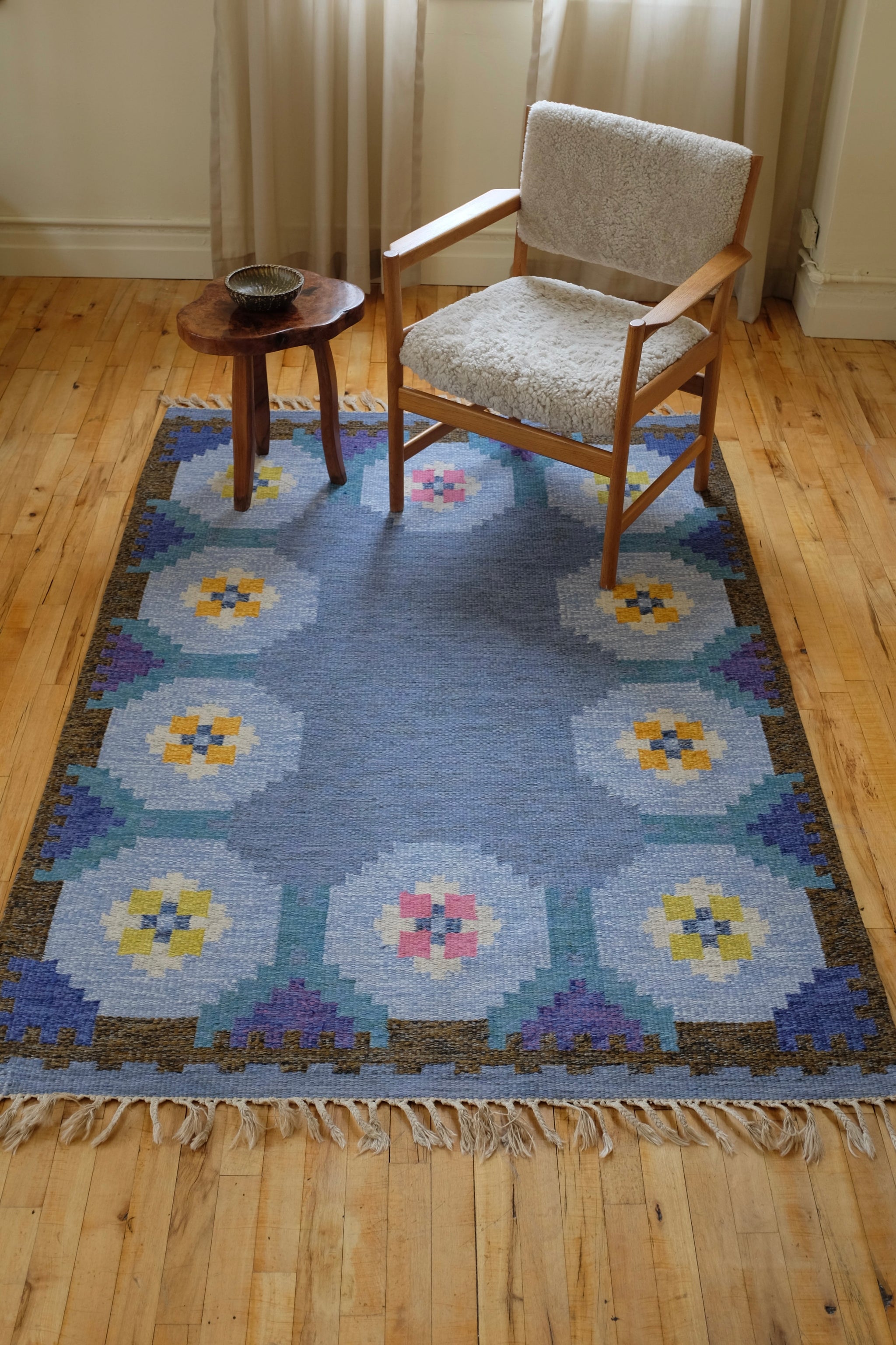 Blue shaded Vintage Swedish rug – Studio Nordic