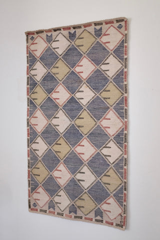 "Linneknoppen" tapestry by Märta Måås Fjetterström