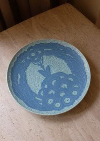 Sgraffito plate from 1917 by Josef Ekberg