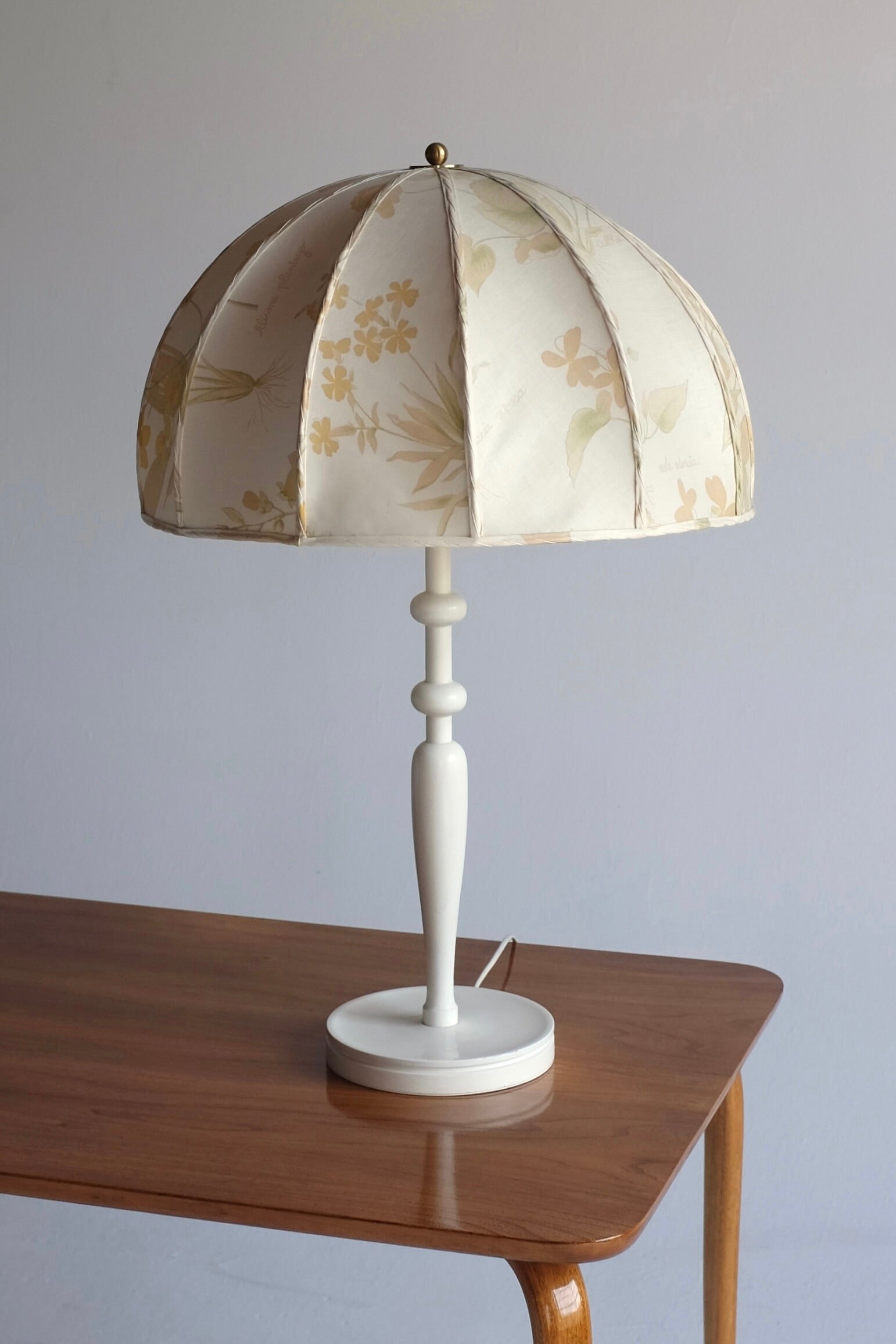 Vintage Table lamp modell 2563 by Josef Frank for Svenskt Tenn